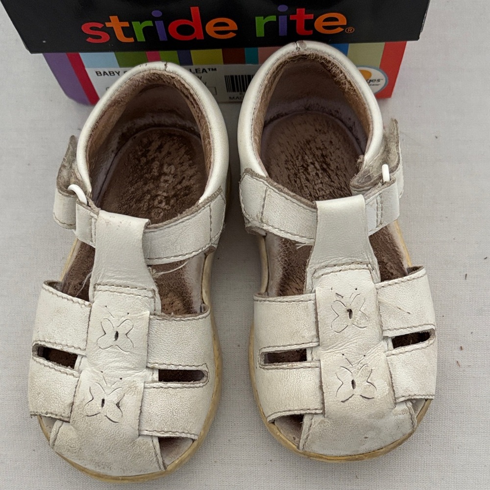 Stride Rite baby guppy, white l sandal size 5 W.